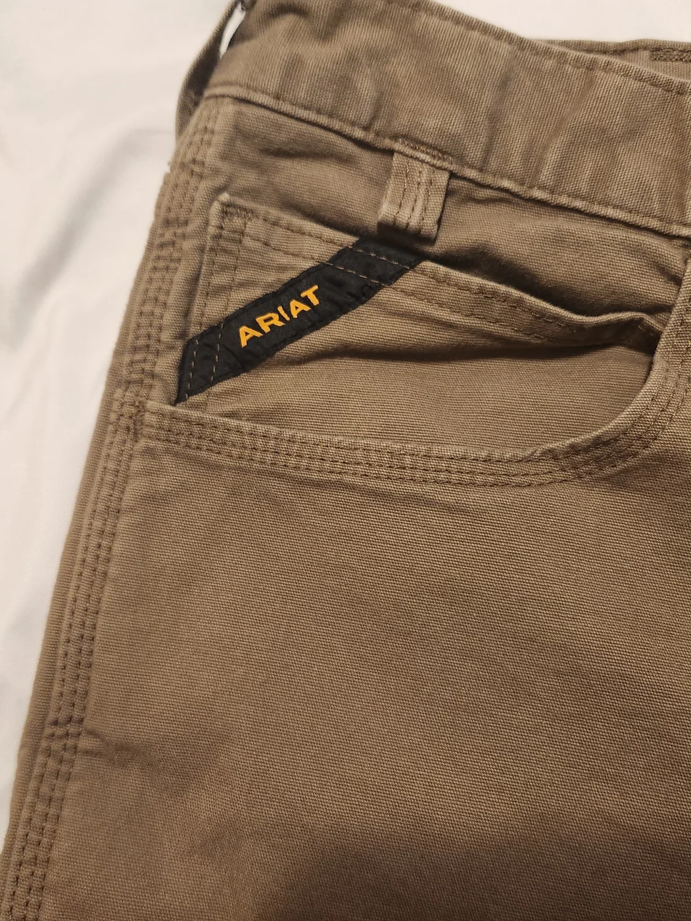 Ariat Men's Cargo Shorts in Olive/Tan